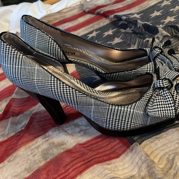 Unlisted shoes - Picture 6 of 9